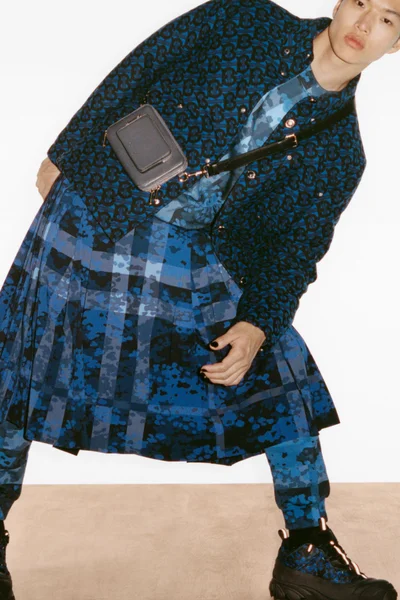 Look 16